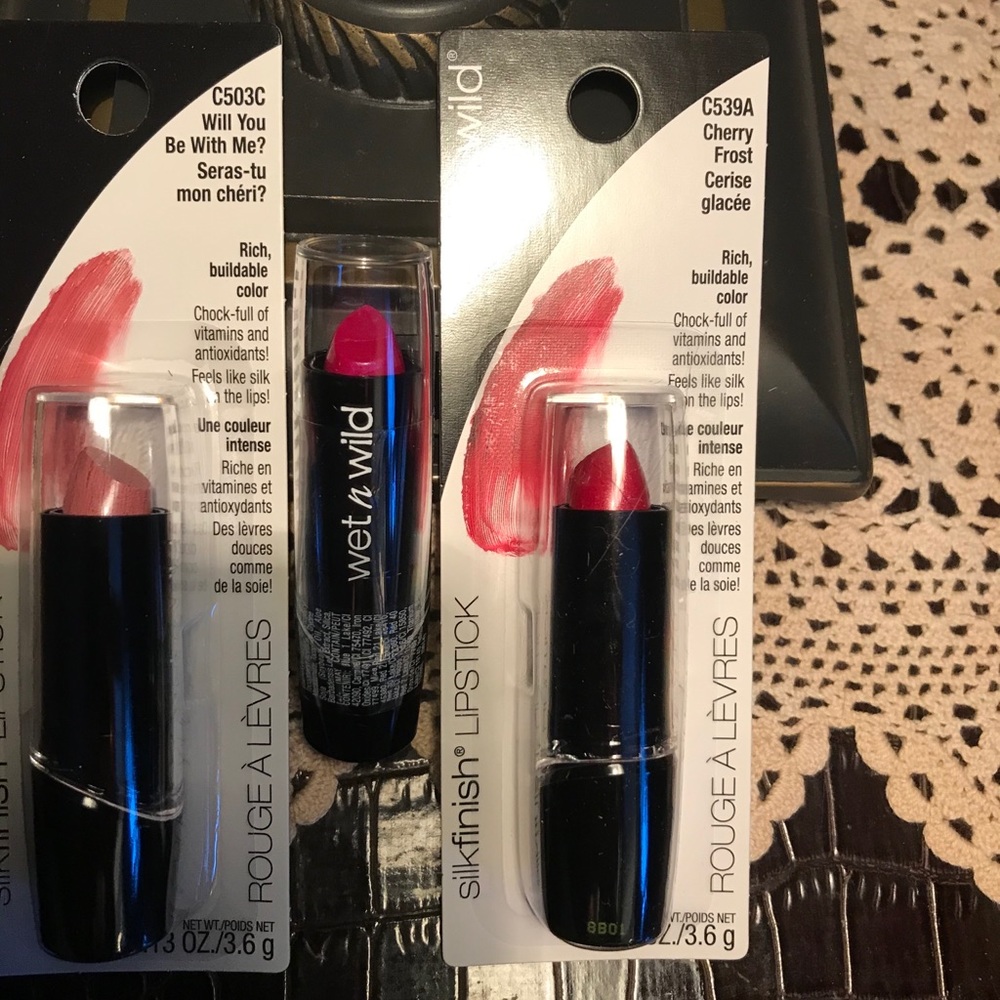 🔥5/15 wet n wild lipstick